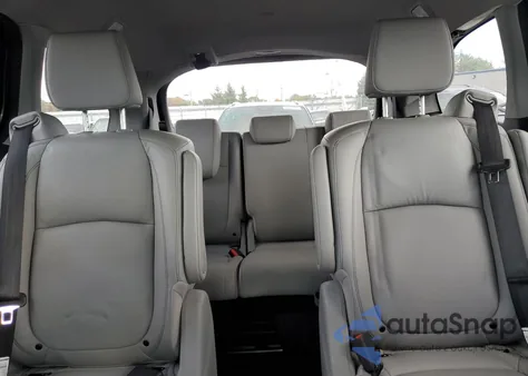 2022 Honda Odyssey Touring z USA, uszkodzony, nr VIN 5FNRL6H83NB027682